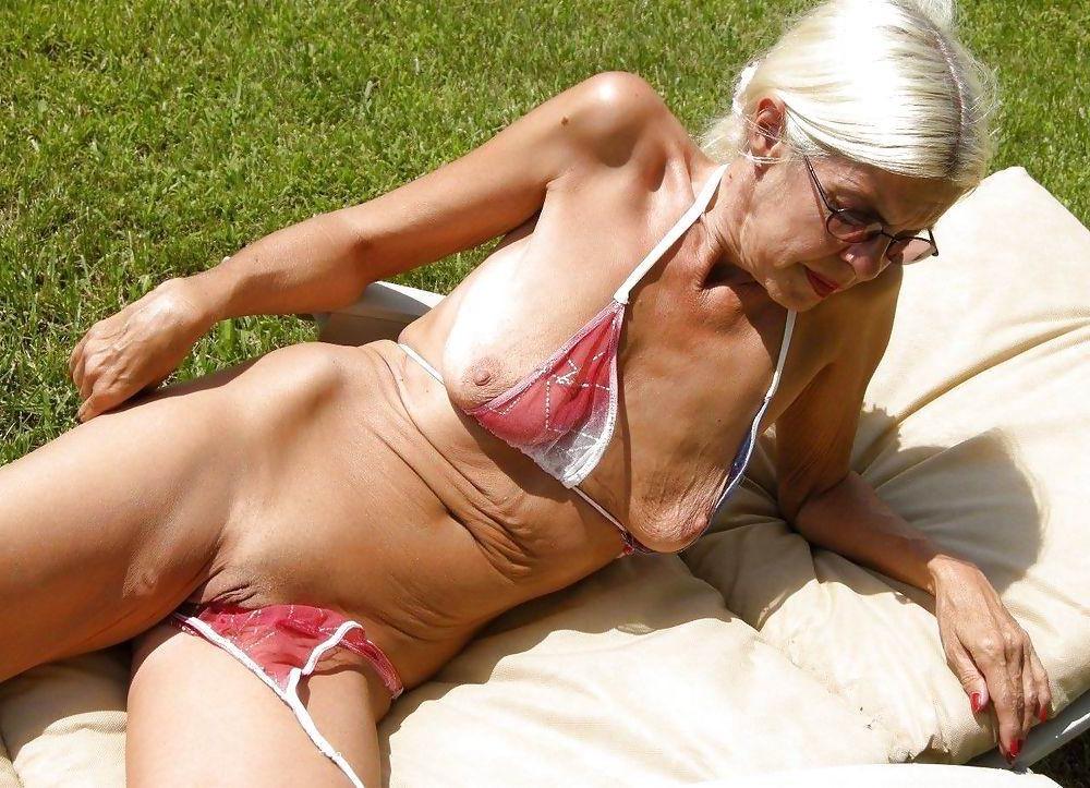 10P Old amateur grannies