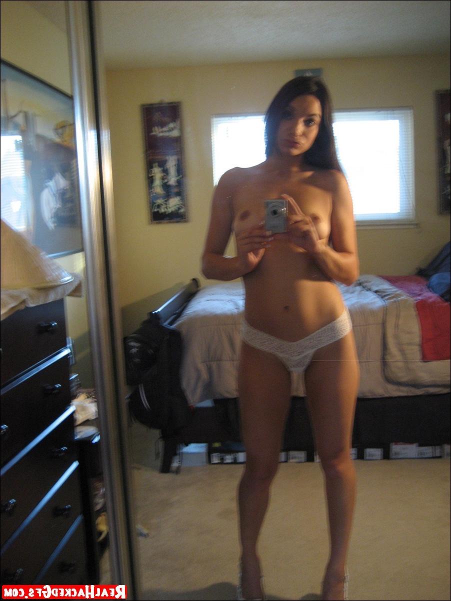 16P Hacked self shot teen gf pictures