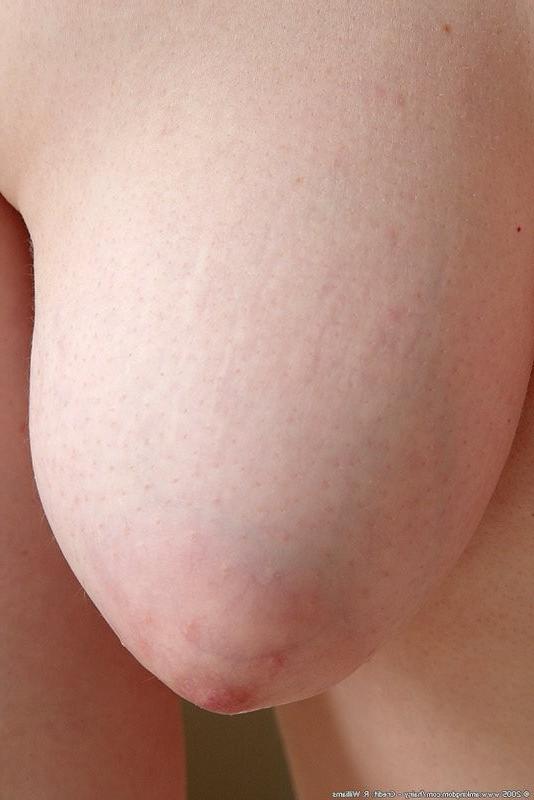 15P Lizzy strips down and exposes a plump hairy one