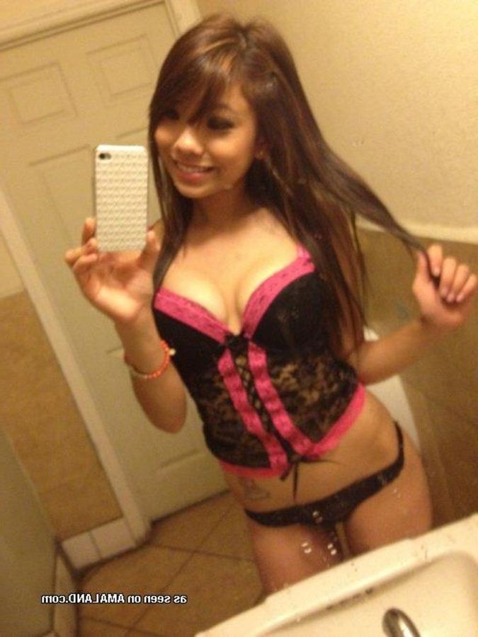 12P Compilation of sexy naughty chicks camwhoring for their bfs