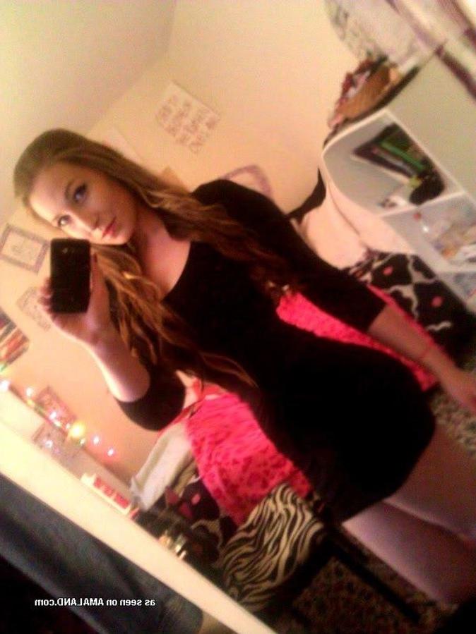 12P Compilation of sexy amateur babes selfshooting at home