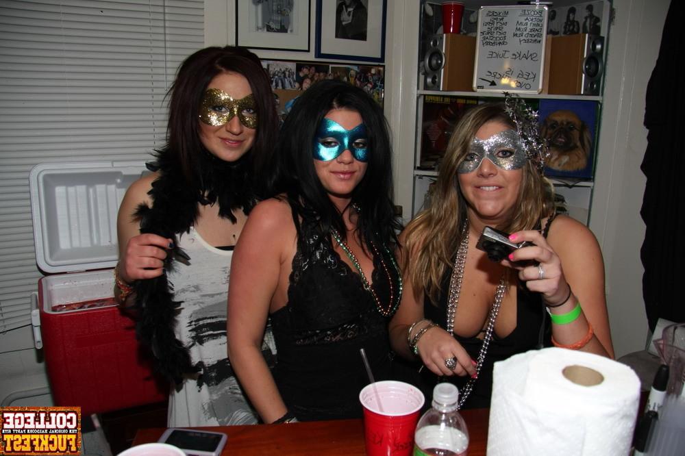 12P Awesome mardi gras party with plenty of super hot teen whores