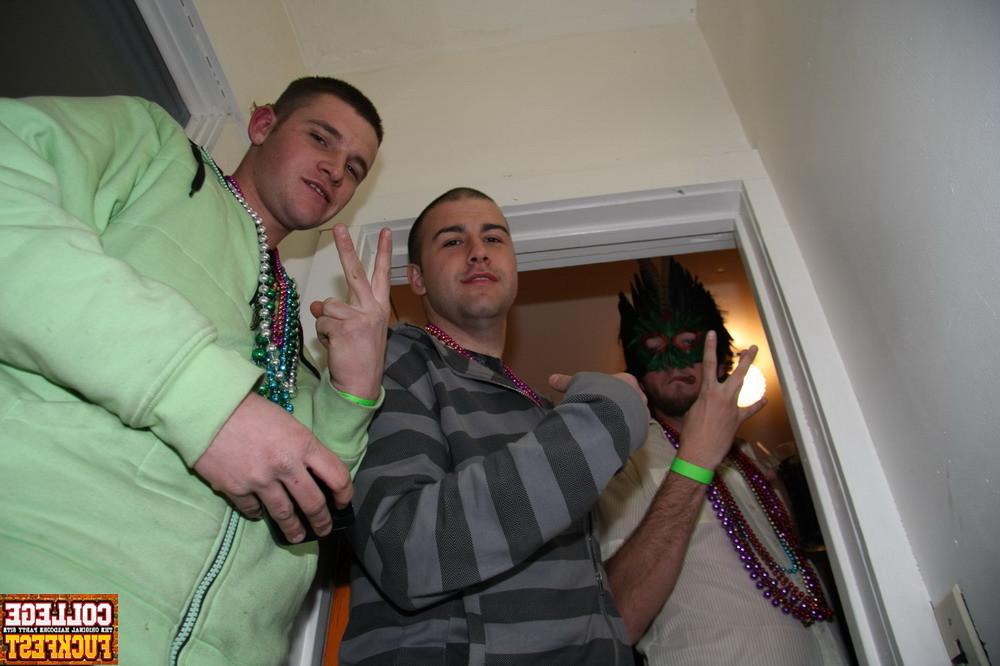 12P Awesome mardi gras party with plenty of super hot teen whores