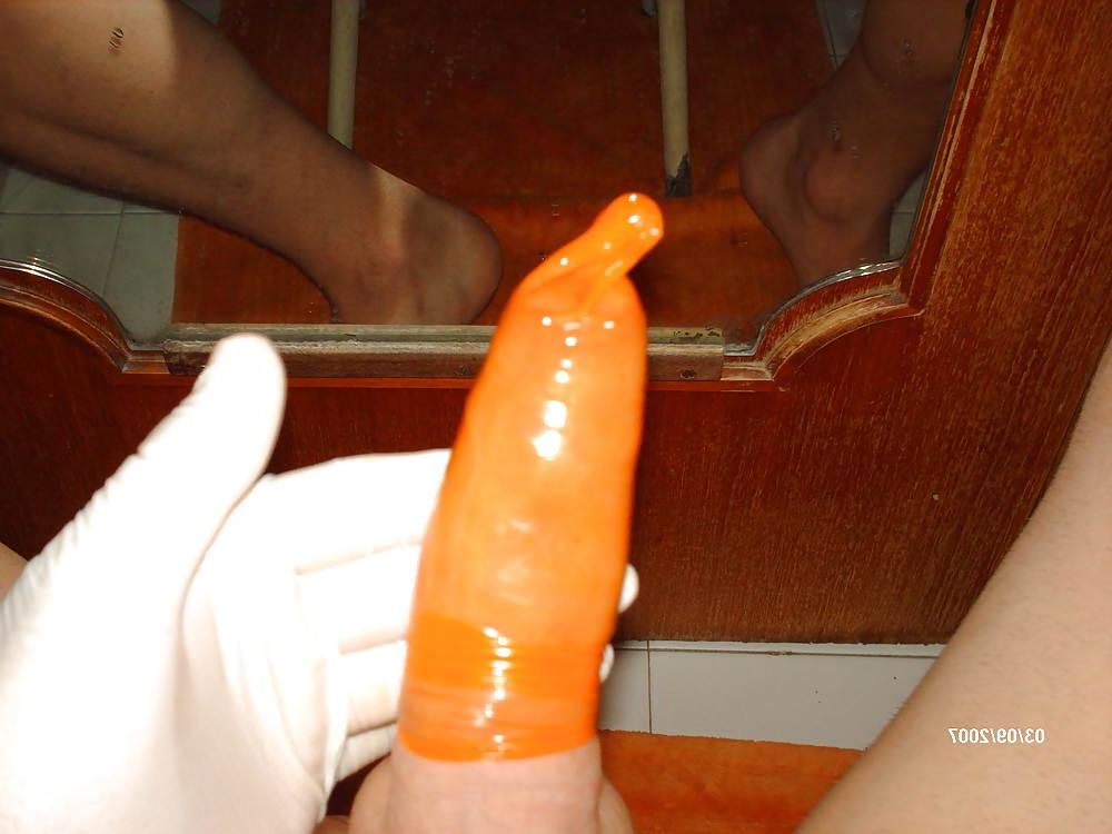 6P Condom all'arancia. Orange-flavoured condom