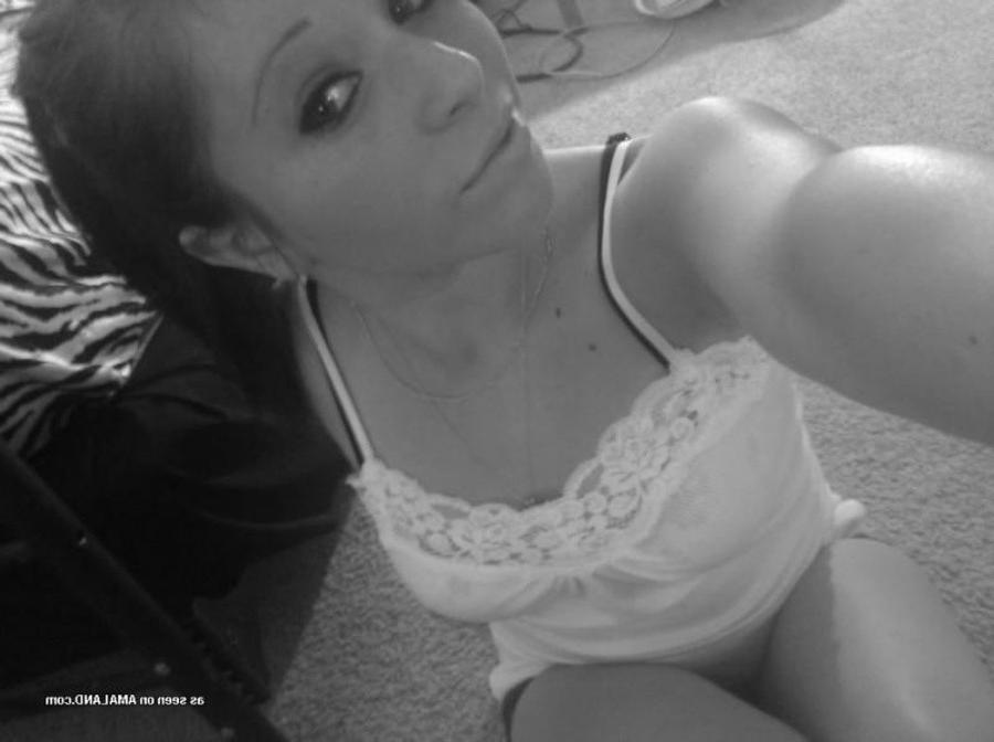 12P Compilation of an amateur hottie camwhoring in her underwear