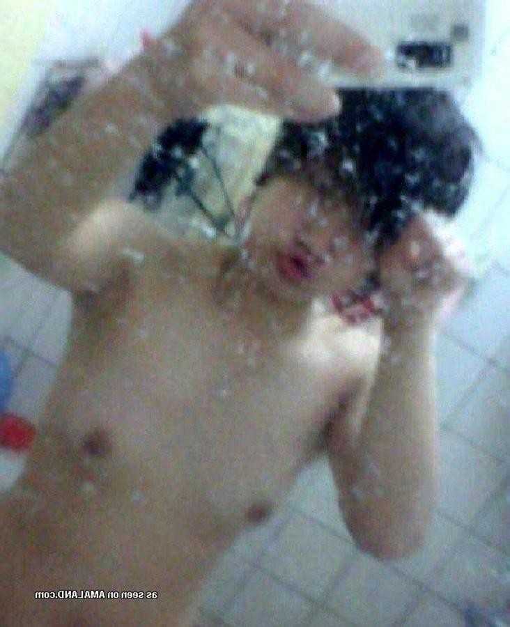 12P Compilation of amateur naughty babes posing sexy on cam