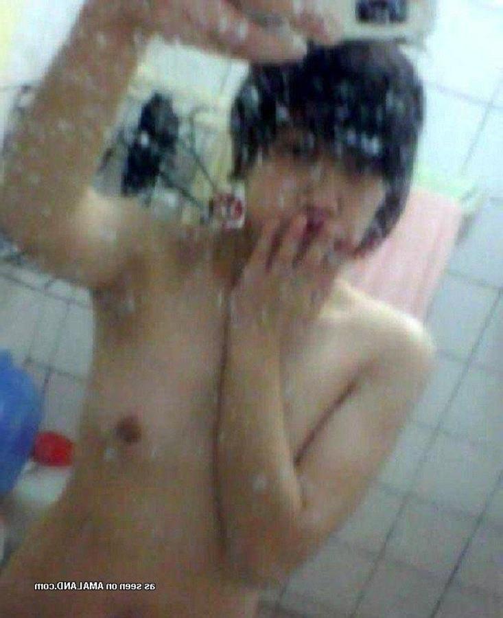 12P Compilation of amateur naughty babes posing sexy on cam