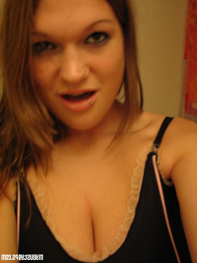 15P Big tits ex gfs show tits and ass for the camera