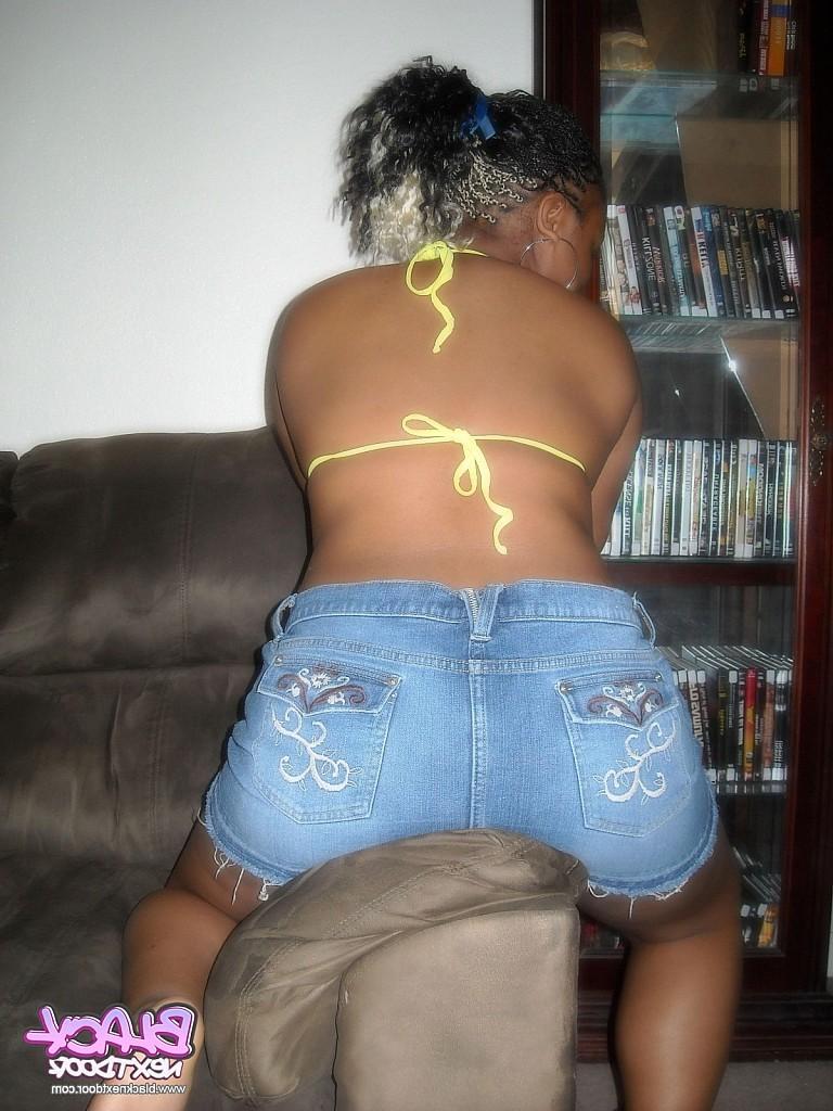 10P Nice young babe is sweet like chocolate