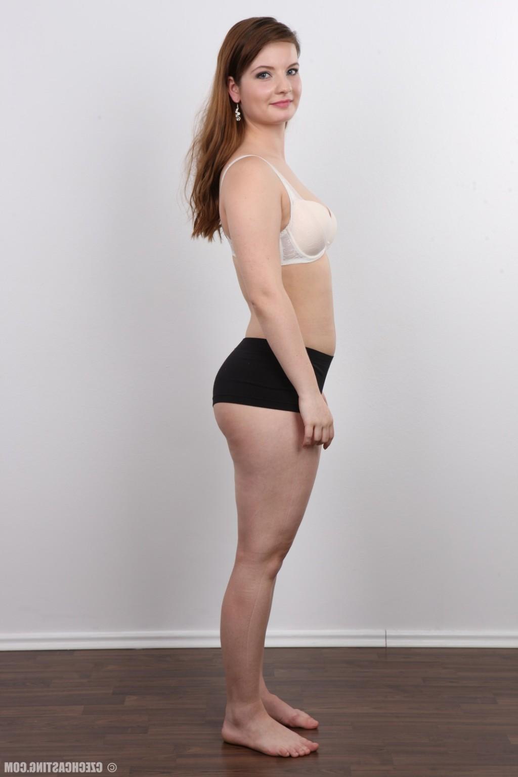 17P Sexy brunette with large ass