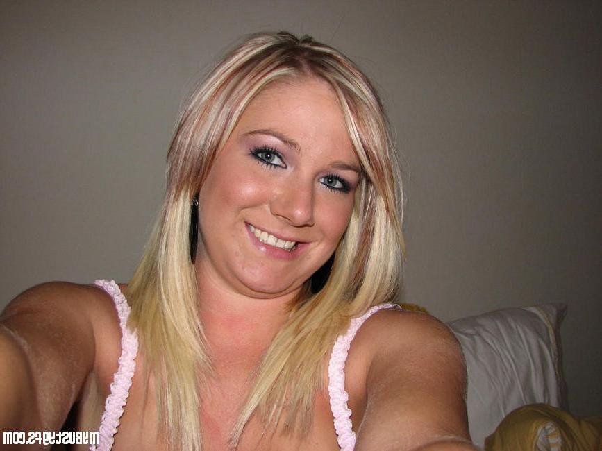 15P Big tits ex gfs show tits and ass for the camera