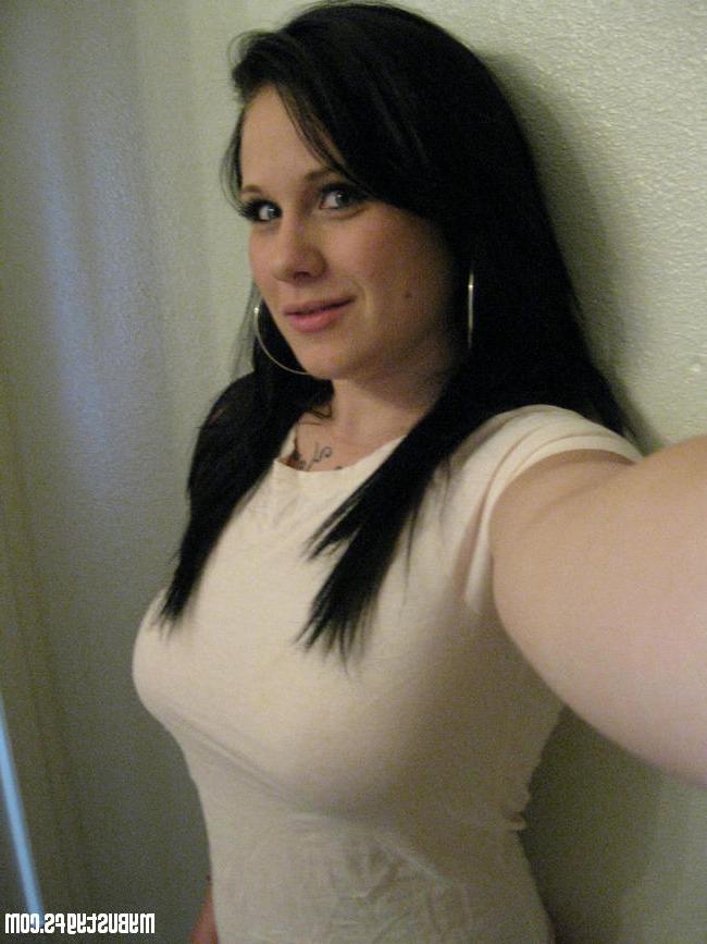 15P Big tits ex gfs show tits and ass for the camera