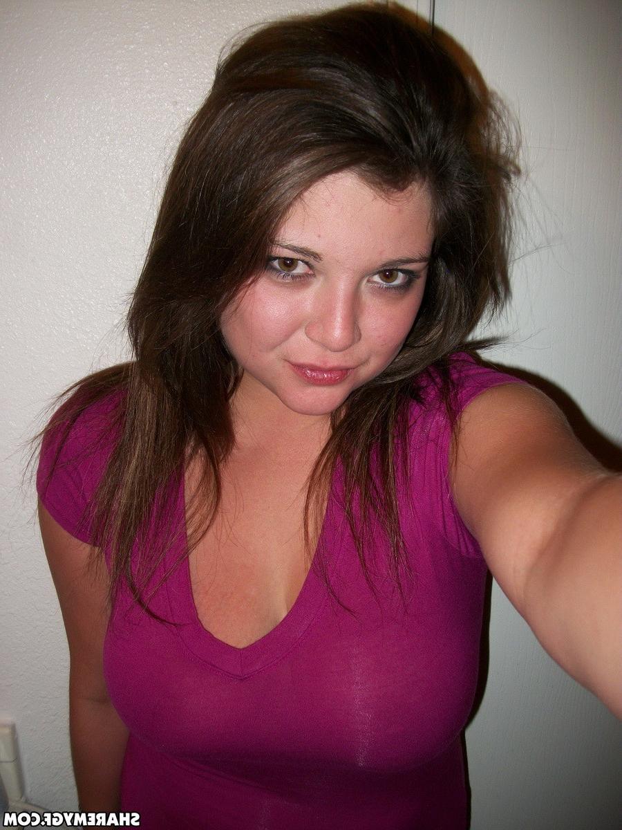 12P Slutty busty girlfriend