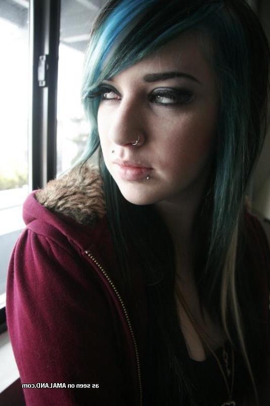 12P Sexy busty amateur inked punk rocker chick