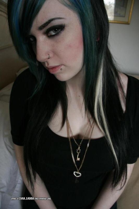 12P Sexy busty amateur inked punk rocker chick