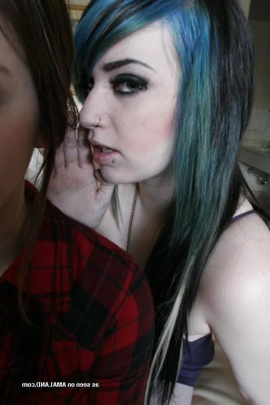 12P Sexy busty amateur inked punk rocker chick