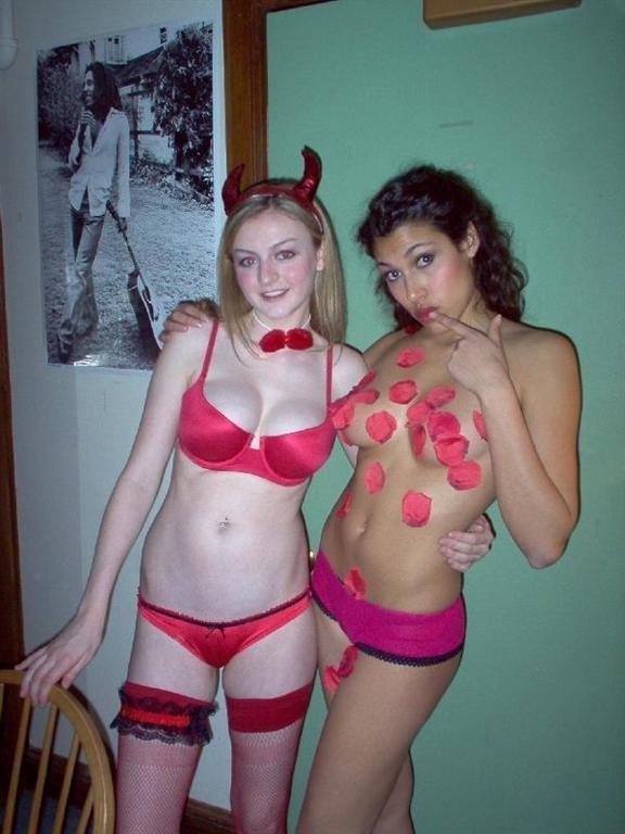 15P Real college party girlfriends fucking