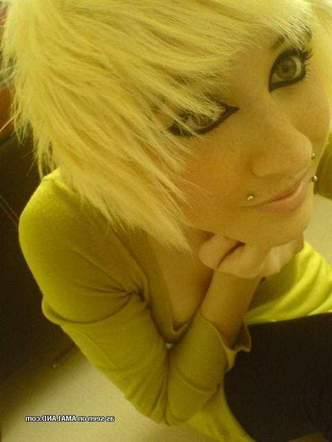 12P Nice pic compilation of lovely amateur babes selfshooting
