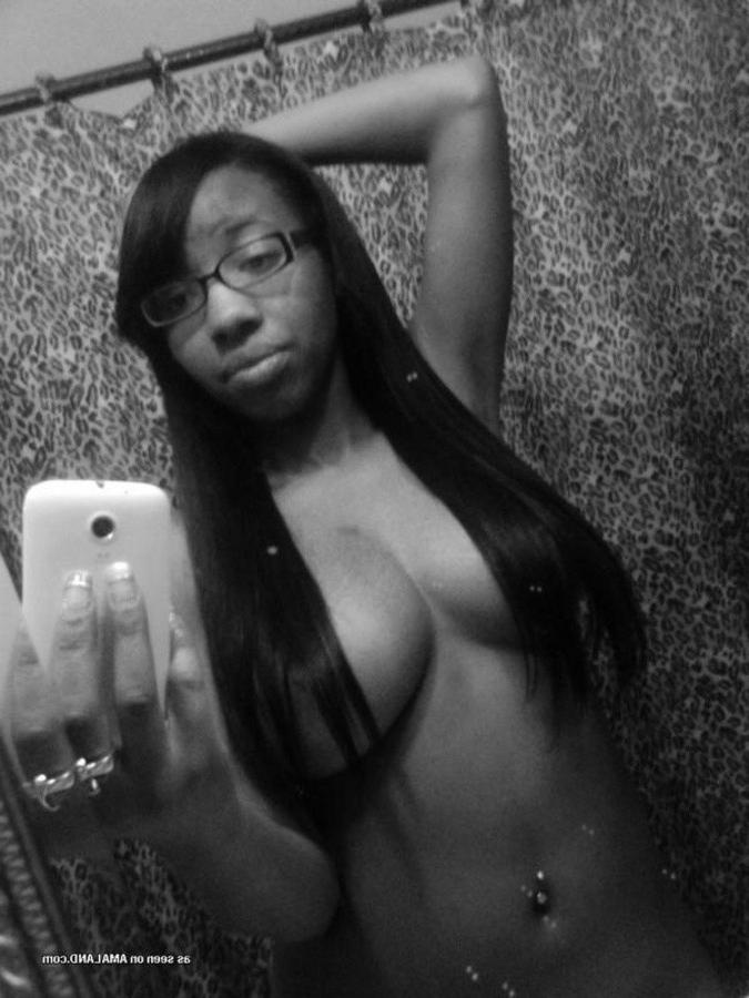 12P Nice compilation of sexy amateur chicks camwhoring