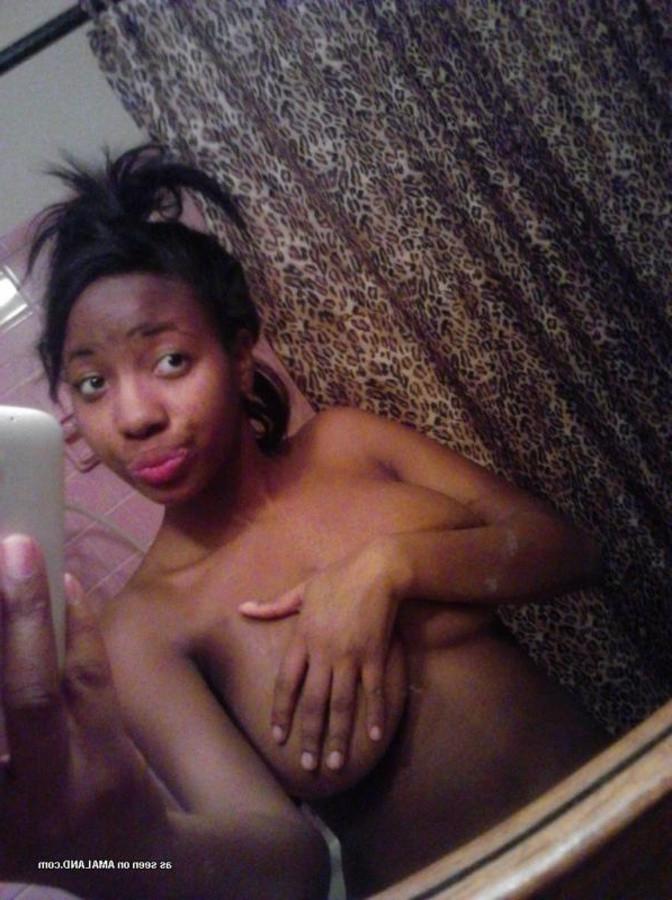 12P Nice compilation of sexy amateur chicks camwhoring