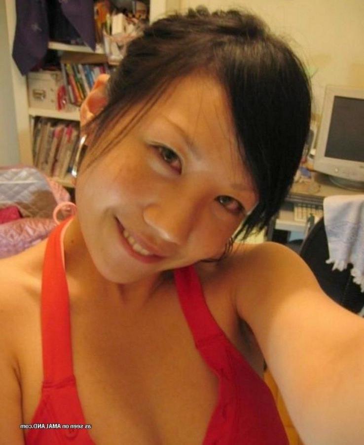 12P Nice compilation of an amateur cutie posing naked