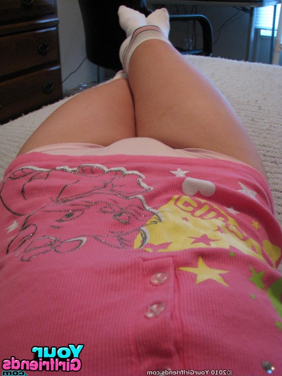 11P Hot teen GF whips out her camera to snap hot pussy self pics