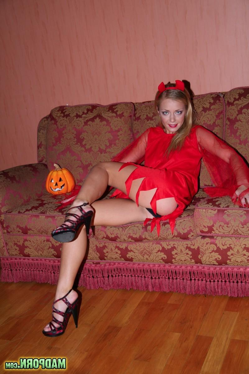 11P Hot selection of Halloween Porn submitted girlfriends