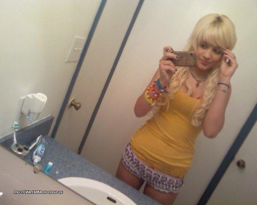 12P Compilation of sexy amateur babes selfshooting at home