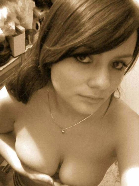 10P Busty amateur girlfriends