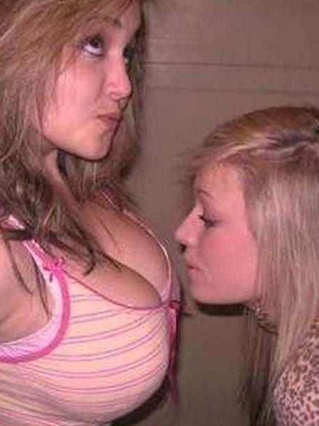10P Busty amateur girlfriends