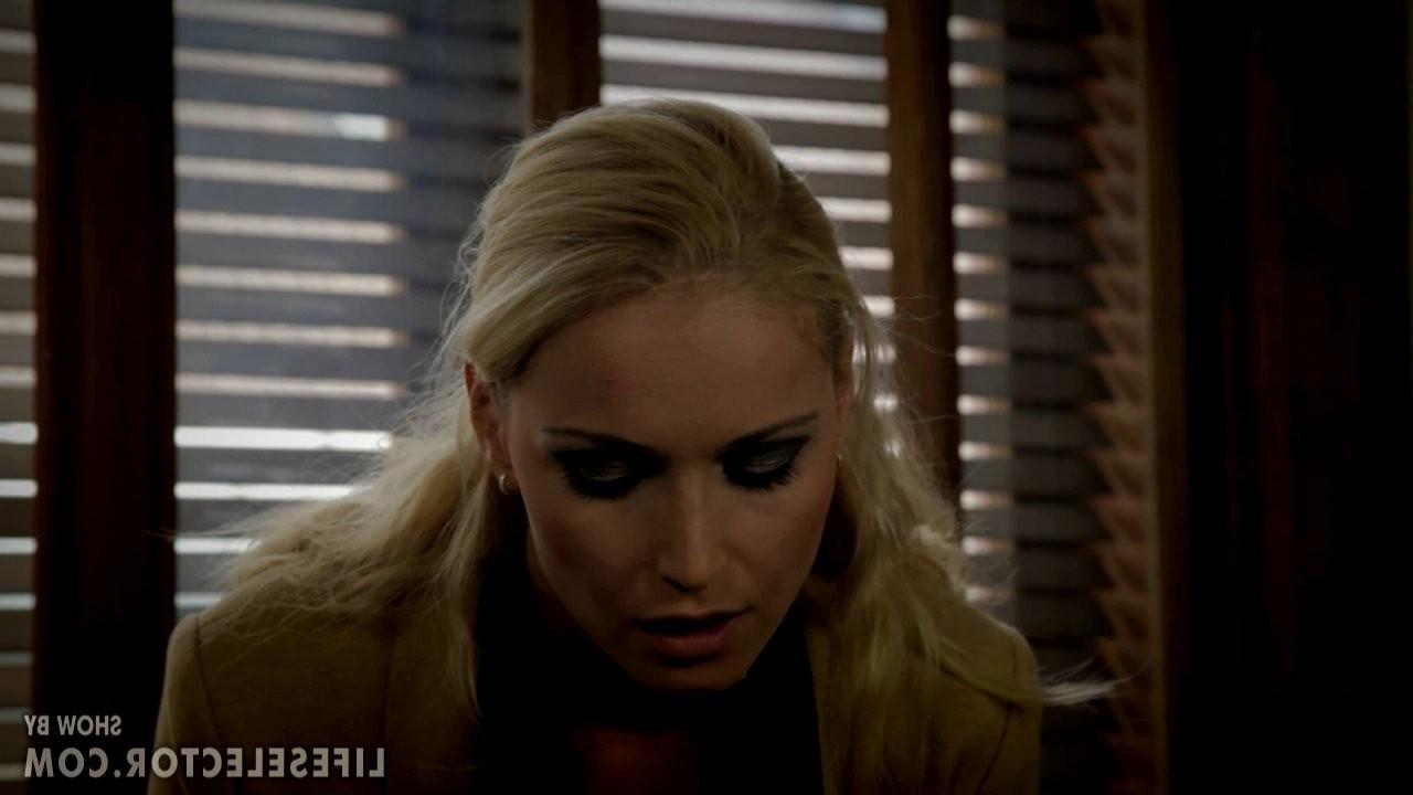 15P Female dirty cop banged in a naughty threesome