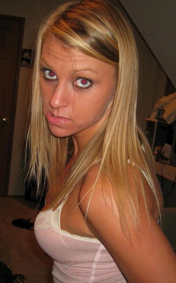 11P Die heiße blonde Freundin eines Mannes macht das, was Pornostars tun