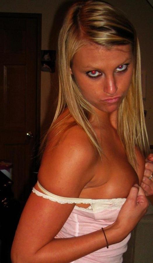 11P Die heiße blonde Freundin eines Mannes macht das, was Pornostars tun