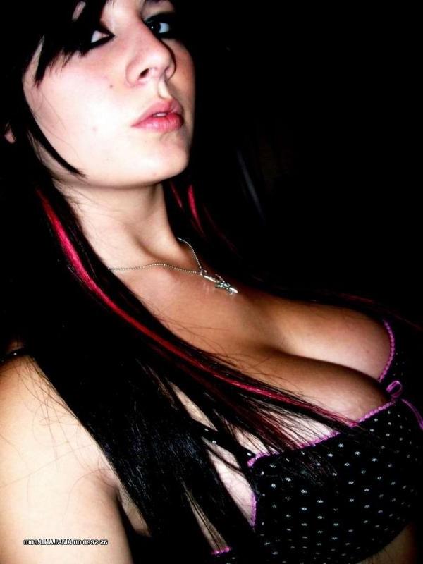 12P Hot gorgeous busty amateur babe selfshooting