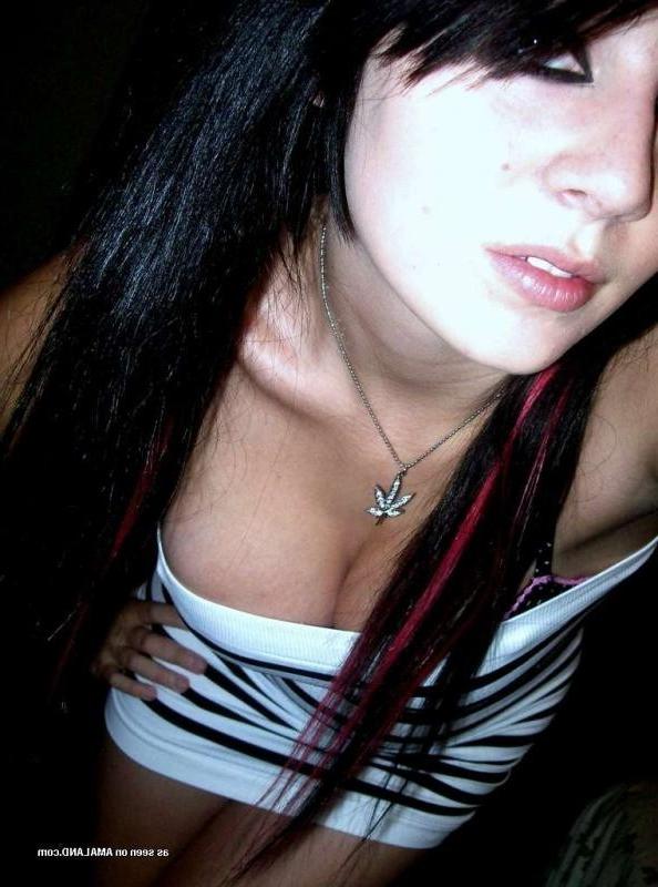 12P Hot gorgeous busty amateur babe selfshooting