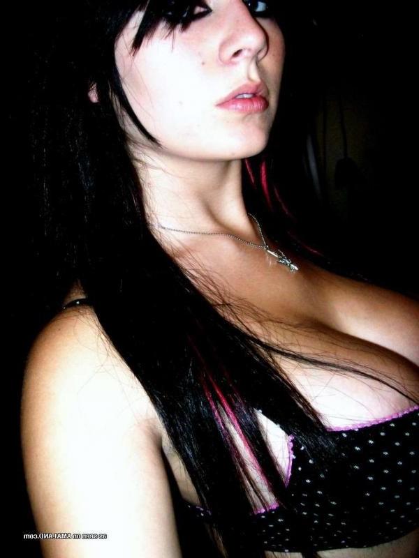 12P Hot gorgeous busty amateur babe selfshooting