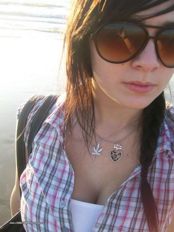 12P Hot gorgeous busty amateur babe selfshooting