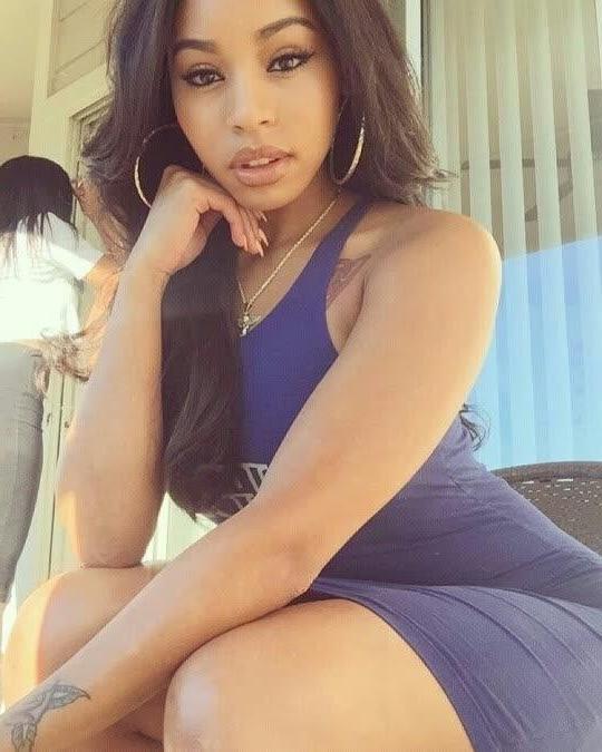 14P Amateur ebony bombshells tease on cam by displaying their hot cu
