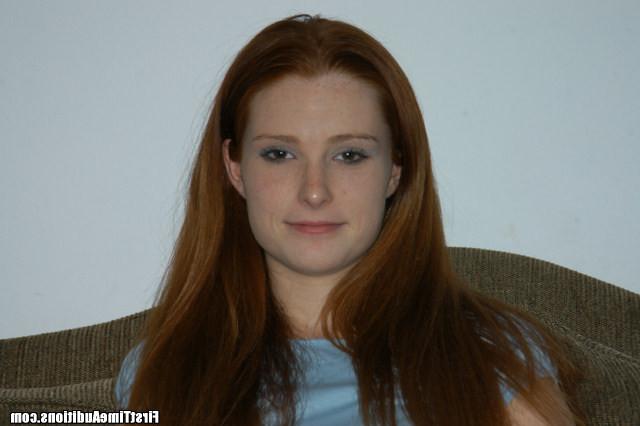 15P Super flexible brunnette that just wants to be an adult star