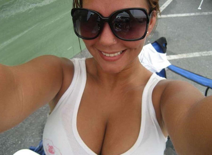 10P Picture compilation of big-tittied hot chicks
