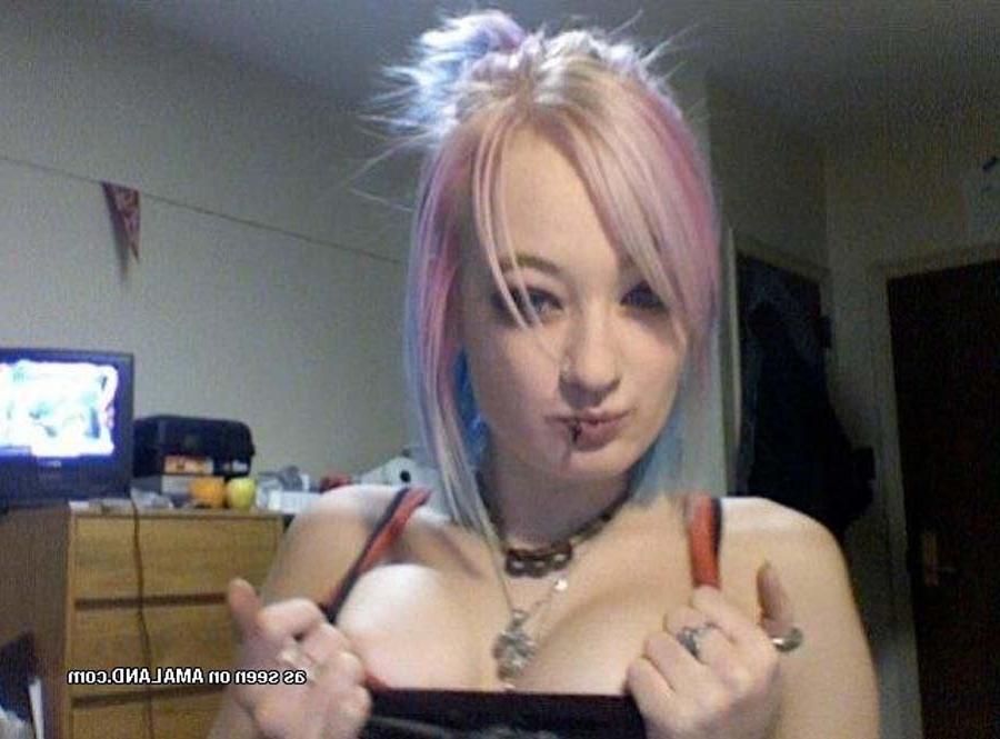 5P Photo compilation of an amateur hot alternative babe showing her tits