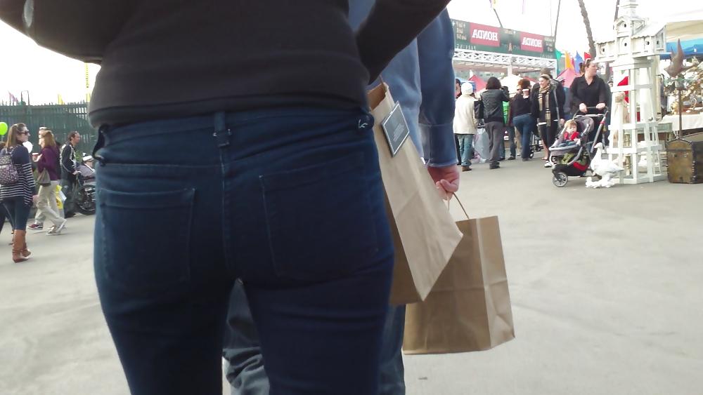 25P Sexy teen chubby butt & ass in blue jeans
