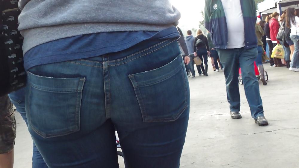 25P Sexy teen chubby butt & ass in blue jeans