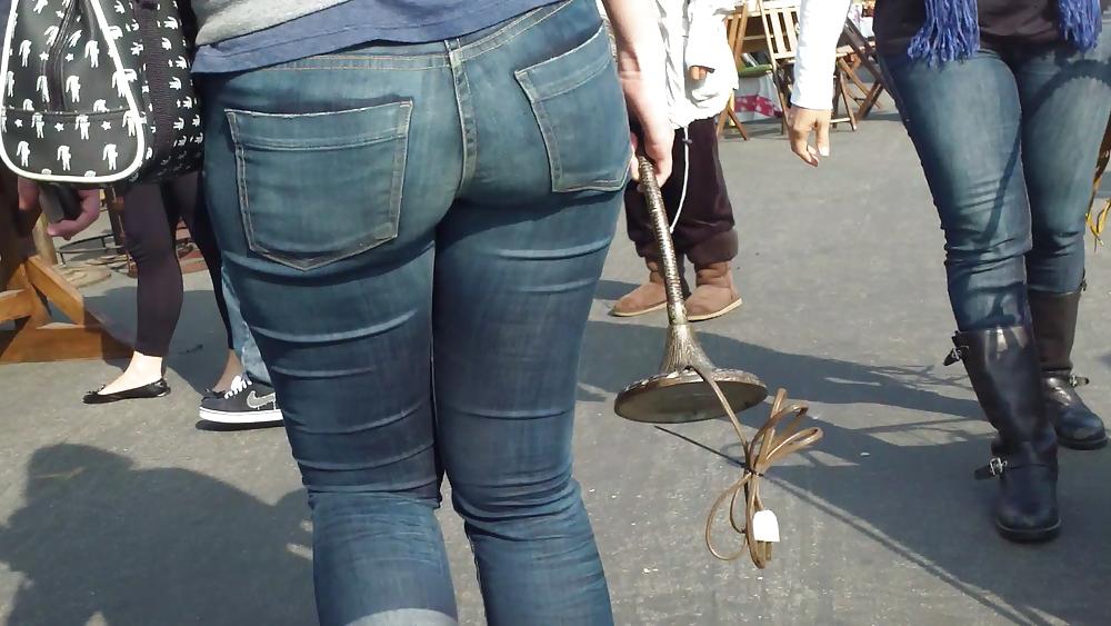 25P Sexy teen chubby butt & ass in blue jeans