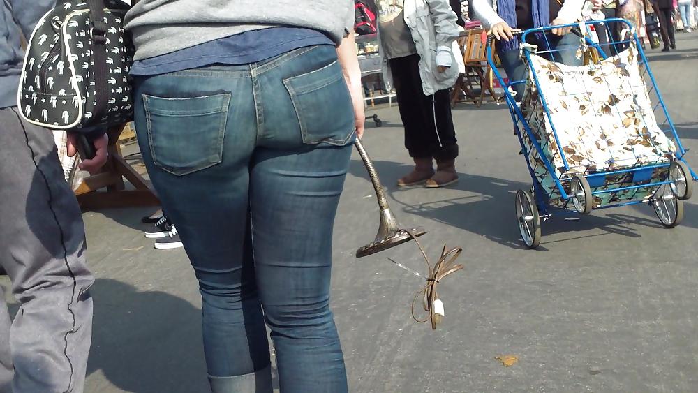 25P Sexy teen chubby butt & ass in blue jeans