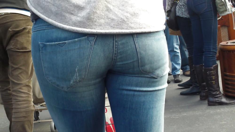 25P Sexy teen chubby butt & ass in blue jeans