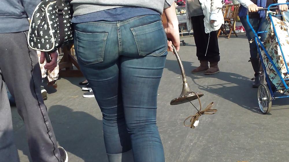 25P Sexy teen chubby butt & ass in blue jeans