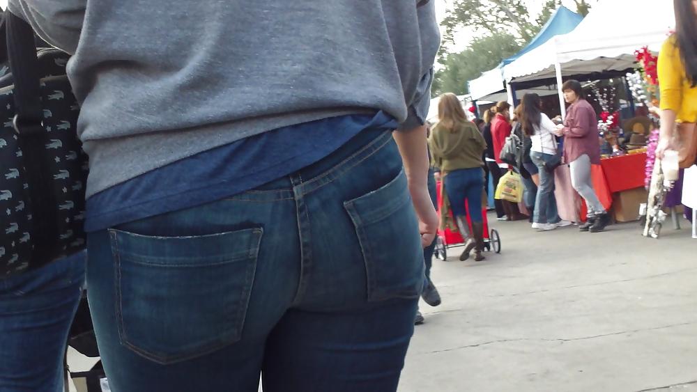 25P Sexy teen chubby butt & ass in blue jeans