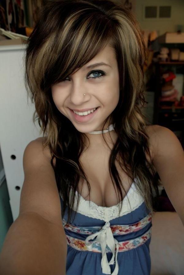 10P Nice compilation of an emo babe's selfpics