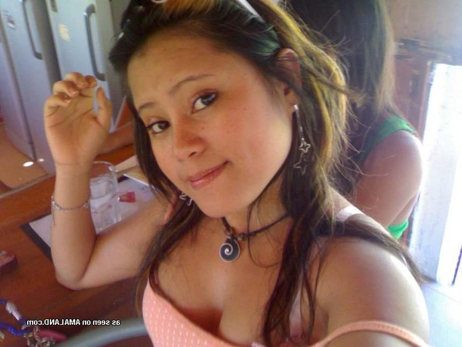 10P photo compilation of a filipina hottie posing with her bf